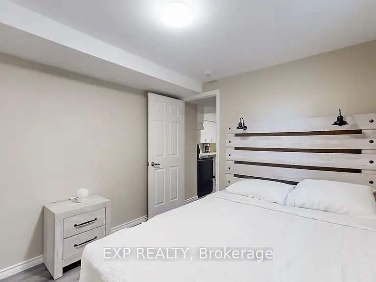 967 Wright Dr #LOWER — Photo 17
