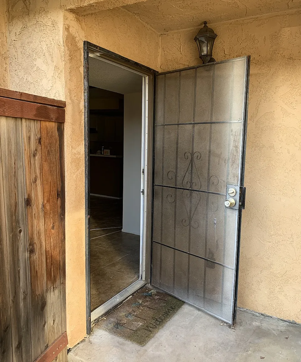 3 bed, 1259 sqft, $2,699 — Photo 2