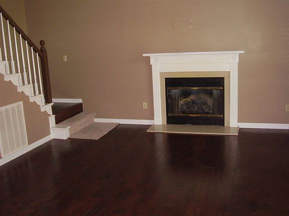3rd image of 109 Terrace Dr