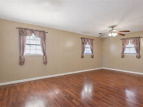 4th image of 4008 Prentiss Ave