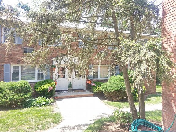 2nd image of 39 Wedgewood Dr