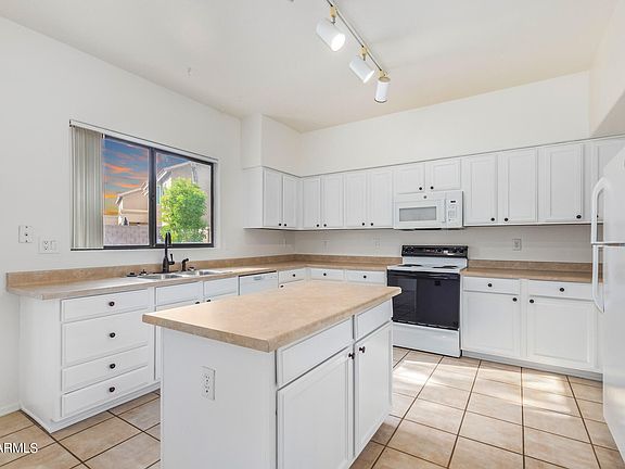 5th image of 3760 S ARCADIA Way