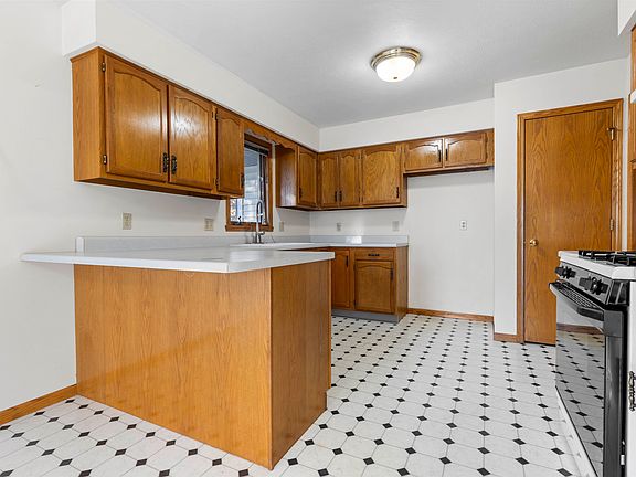 5th image of 4341 Kingsbury Dr