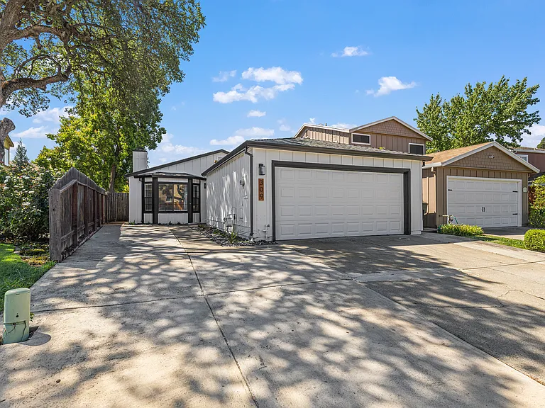 309 Hemphill Way — Photo 25