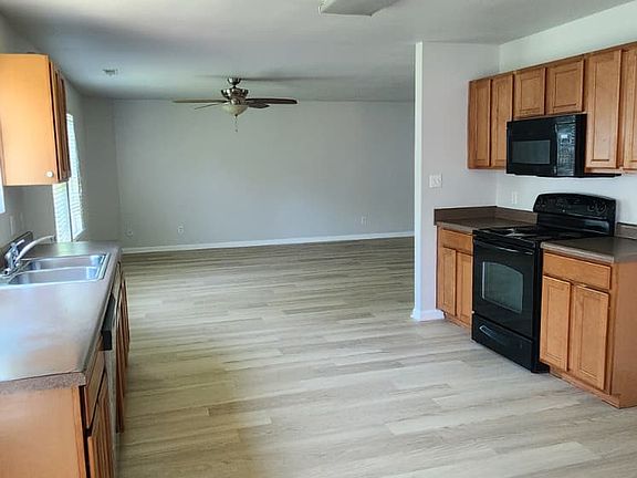 4th image of 155 Bayside Ln