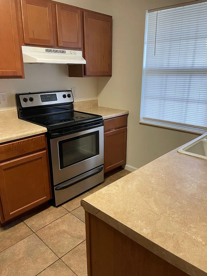 3 bed, 2.0 bath, $1,950 — Photo 4