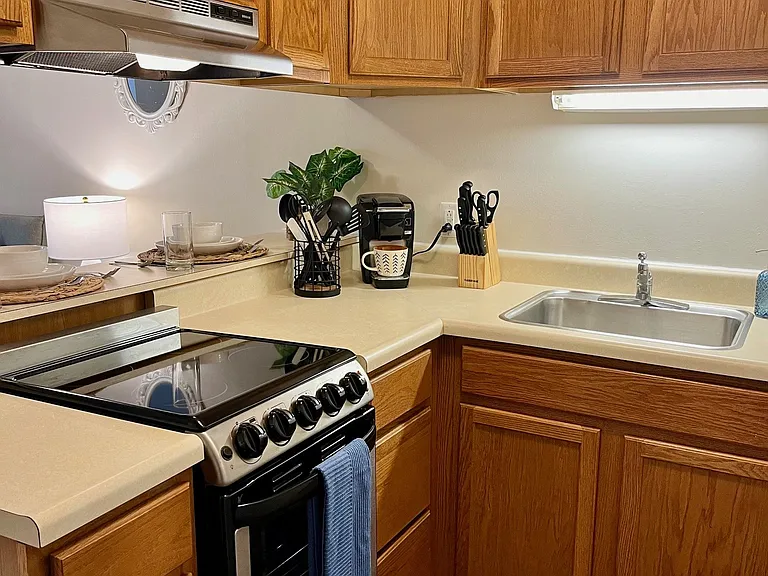 Park View Apartments — Photo 15