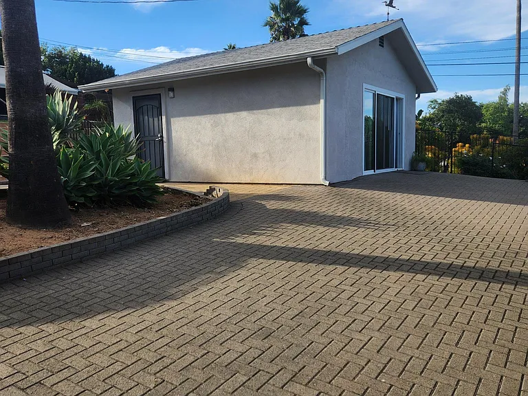 4200 Woodland Dr #GUEST HOUSE — Photo 1