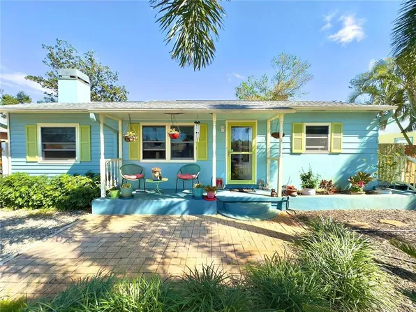 1208 Hull St S, Gulfport, FL 33707