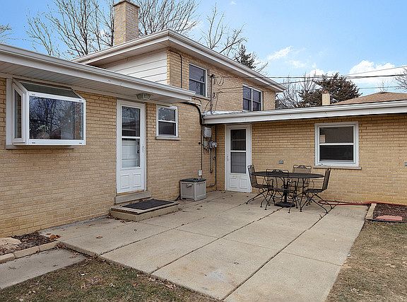 3rd image of 12747 S Oak Park Ave