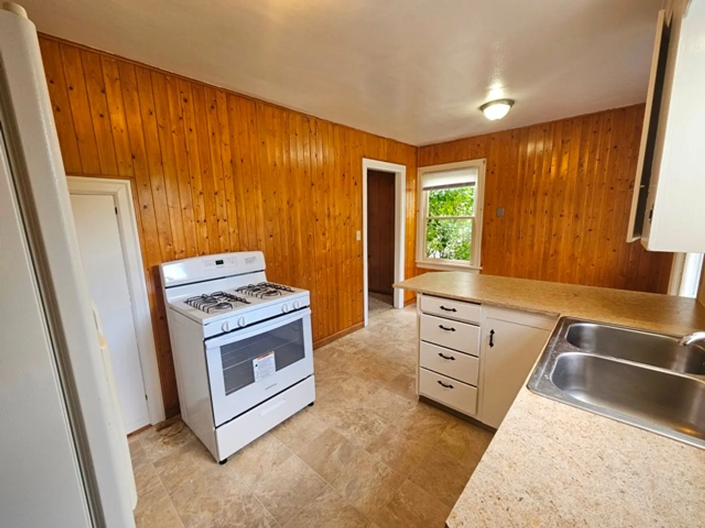 4Bd/2Ba Two Story House - Available Soon! — Photo 2