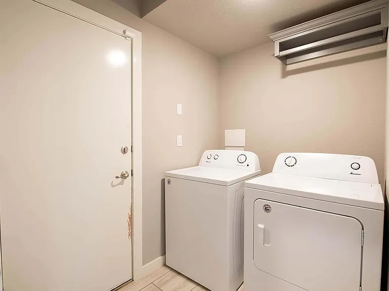 13713 Olney Ave — Photo 23
