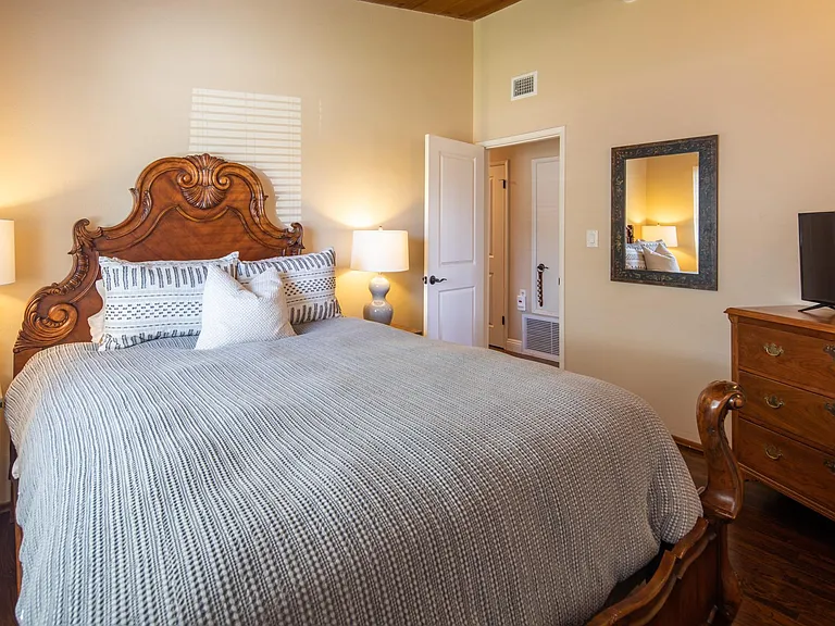 871 Coronado Ave — Photo 15