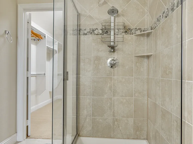 625 Surrey Ln — Photo 19