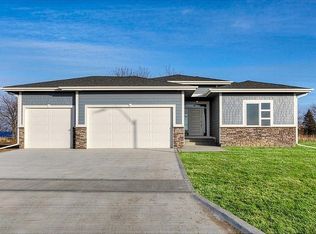 1808 Timberview Dr, Norwalk, IA 50211