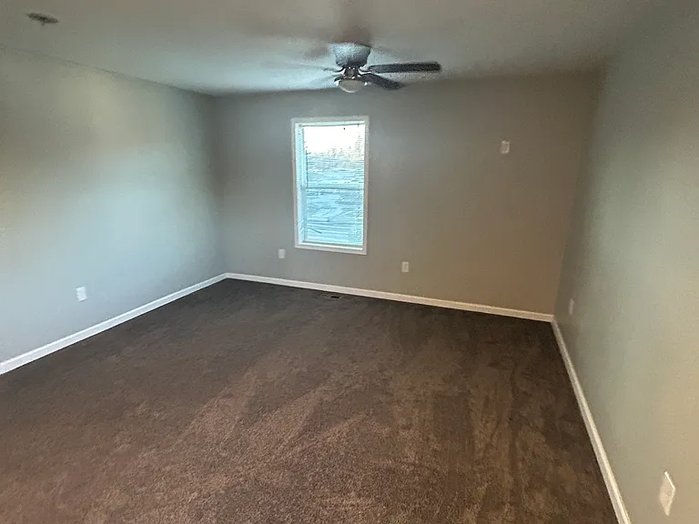 29000 W Nine Mile Rd — Photo 9