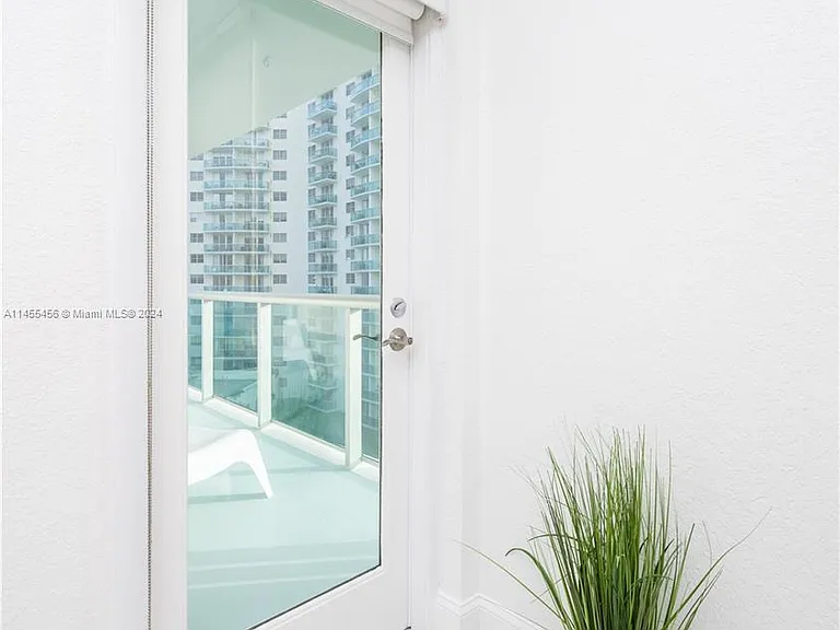3801 S Ocean Dr #7O — Photo 4