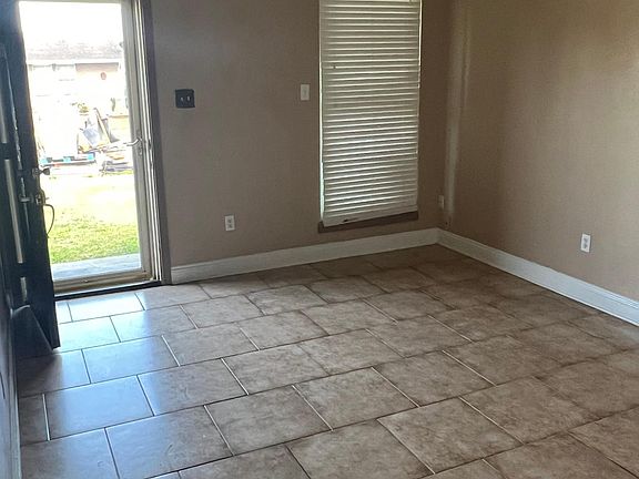 3rd image of 656 Clinebrook Dr
