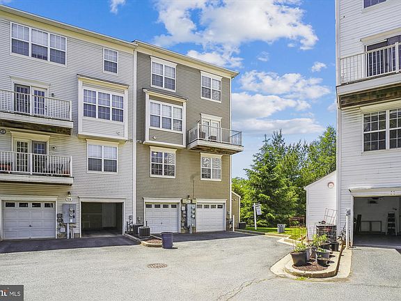 4th image of 71 Swanton Mews Unit 100