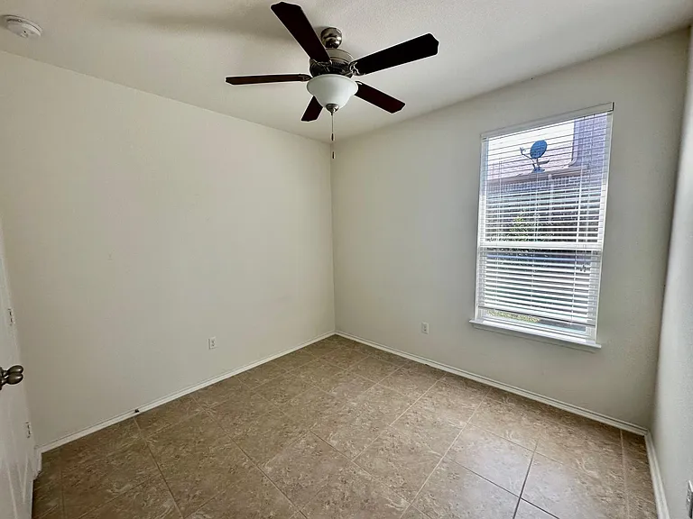 413 Hunters Hill Dr — Photo 23