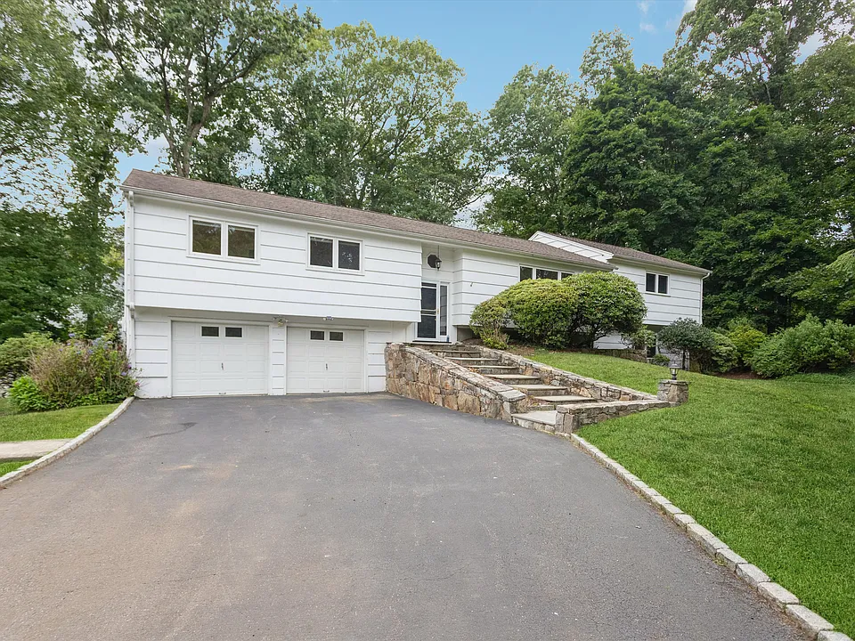 4 Nappa Ln