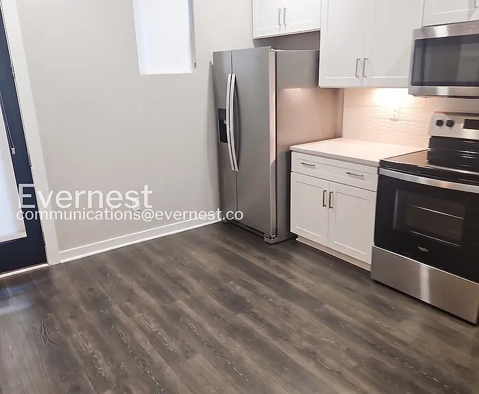 302 Jeffries Way — Photo 4
