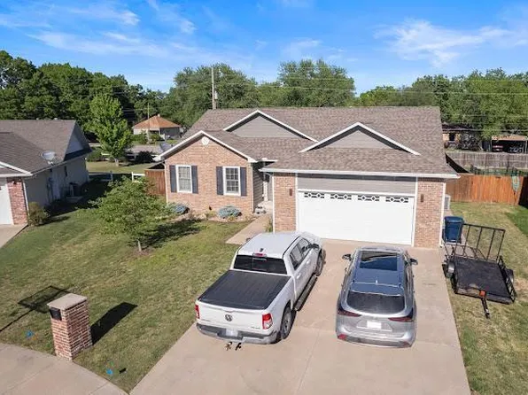 1902 Eisenhower Ct, Independence, KS 67301