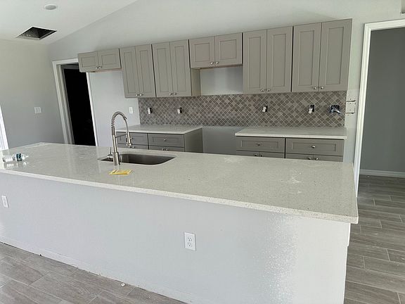 5th image of 3537 NE 21st Pl