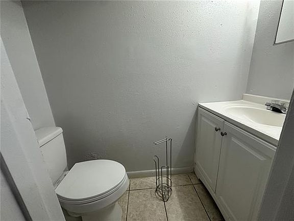 5th image of 3729 Sandy Ln APT C