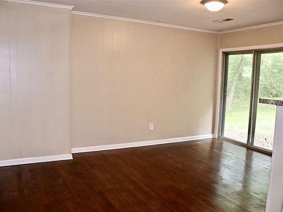 4th image of 4644 Quintell Ave