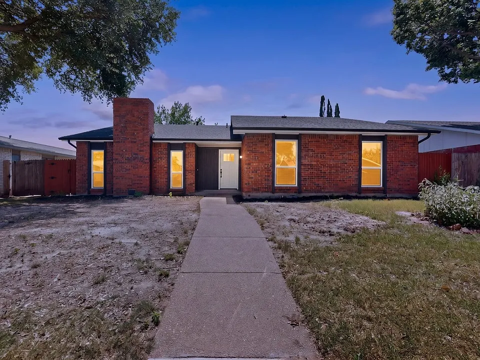 243 Woodhurst Dr