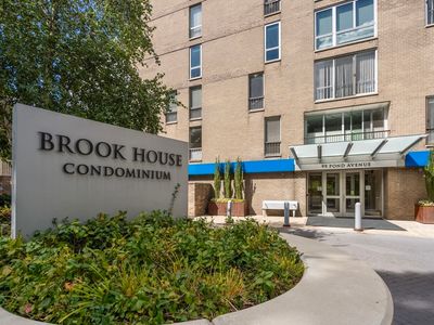 99 Pond Ave #D-608, Brookline, MA, 02445