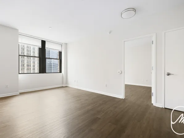 15 Park Row image 10 of 22