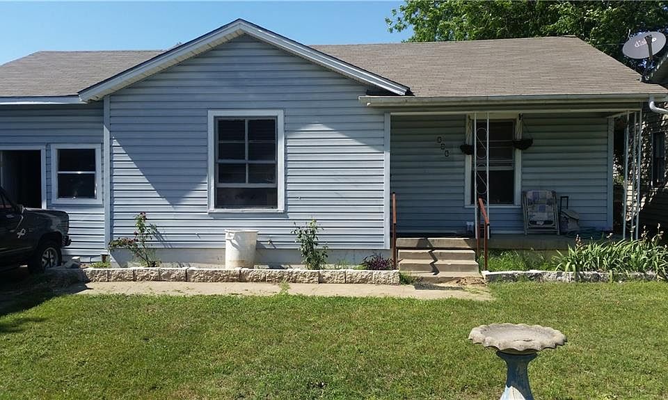 1st image of 806 SW 13th St