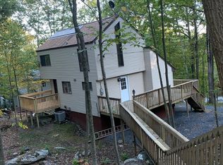 116 Saunders Dr, Bushkill, PA 18324