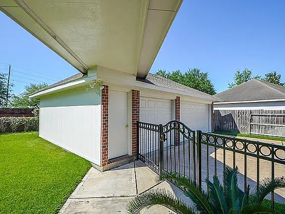 2606 Nutwood Dr — Photo 20
