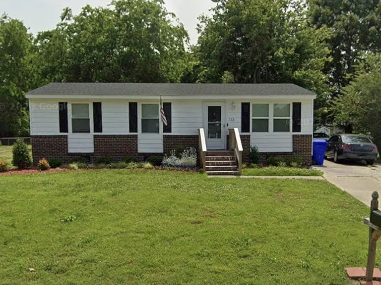 713 Nixon Dr — Photo 1