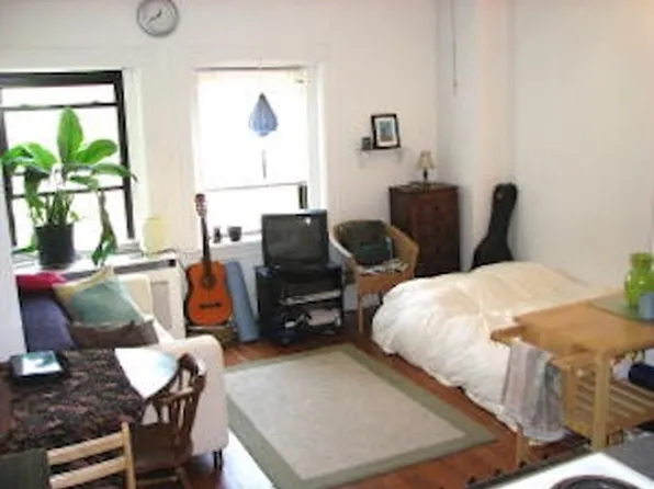 126 Saint Marys St #10, Boston, MA 02215