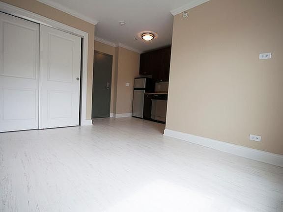 2nd image of 3834 N Sheffield Ave APT 607