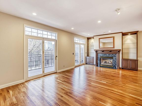 3rd image of 228 Ridgewood Ave
