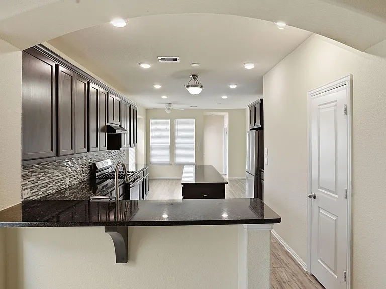 29880 Dovetail Bluff Ln — Photo 7
