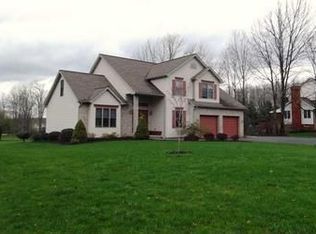 220 Arrowhead Dr, Slippery Rock, PA 16057
