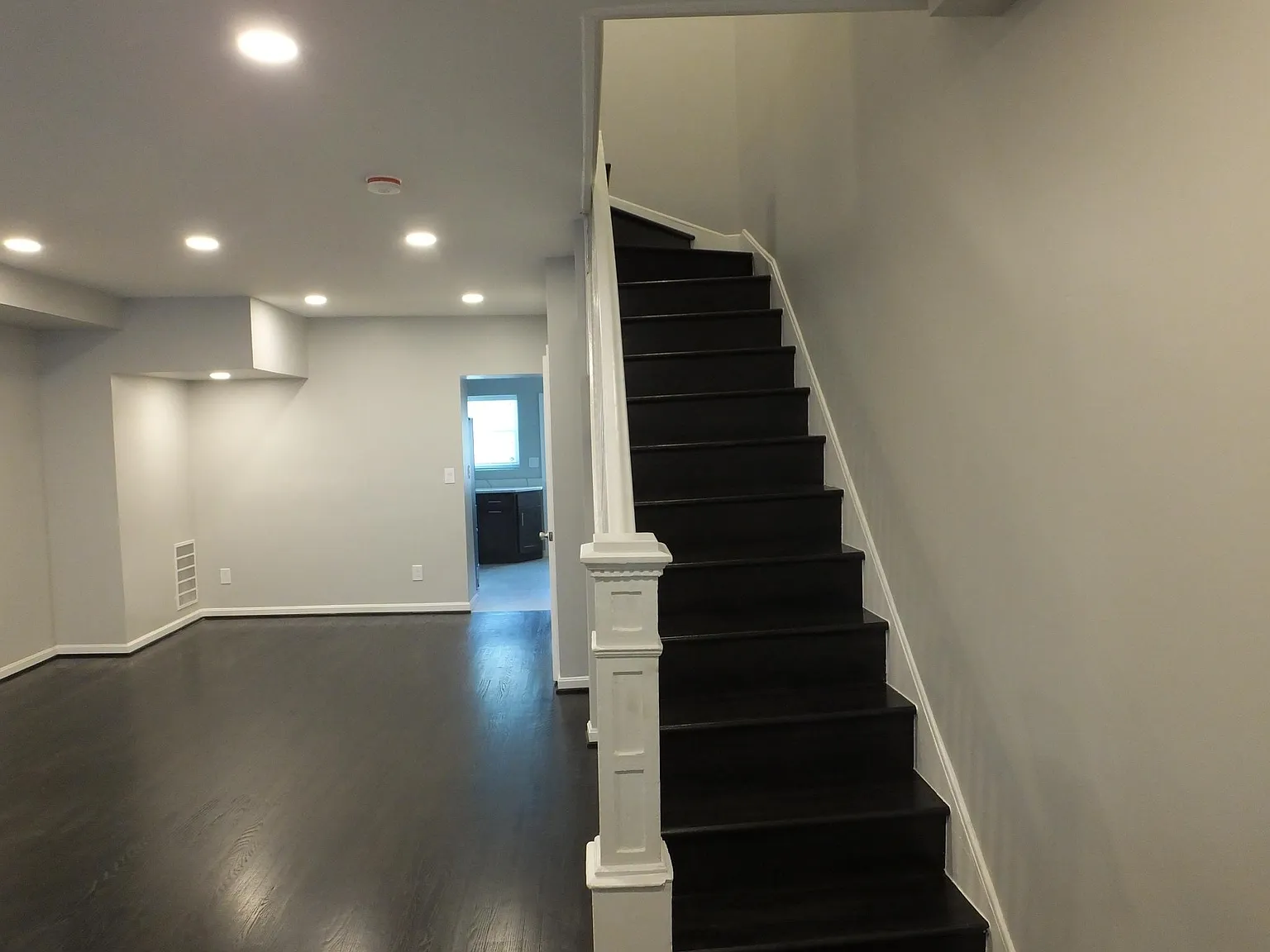 125 Quincy Pl NE photo 1