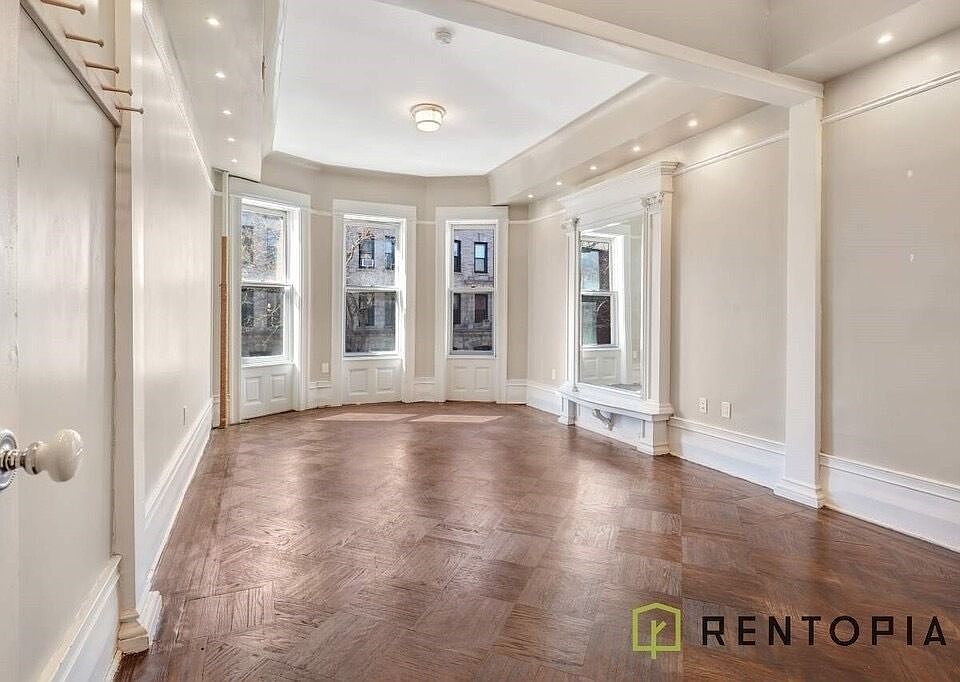 1st image of 205 Saint James Pl #2P
