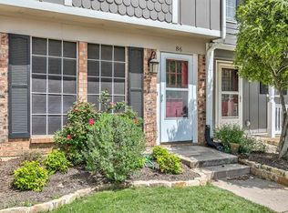 86 Winchester Dr, Euless, TX 76039