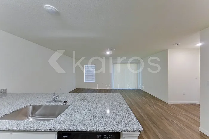 466 Norwood Ave S — Photo 6