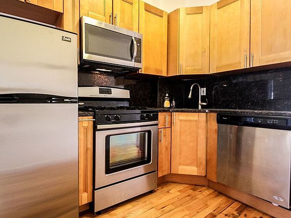 2nd image of 256 Stagg St #2
