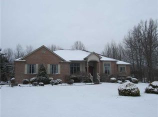 211 Arrowhead Dr, Slippery Rock, PA 16057
