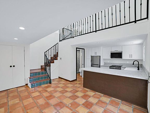 2nd image of 6409 Waring Ave