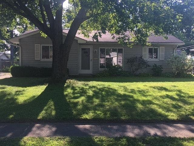 1st image of 469 Walnut Dr